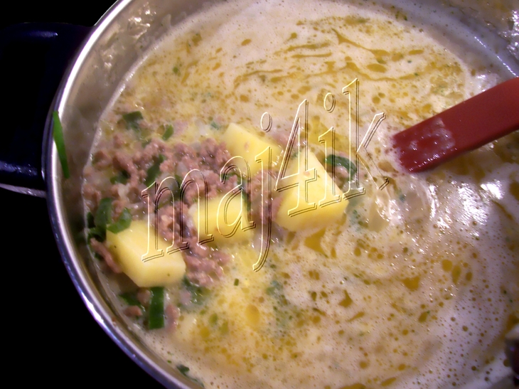 Суп сливочно-сырный с фаршем "объеденье": шаг 4