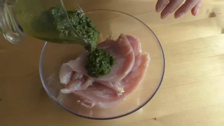 Рецепт куриной грудки с тертым кабачком: шаг 3