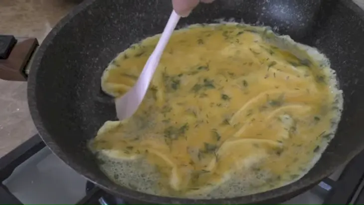 Завтрак с яйцом и грибами: шаг 4