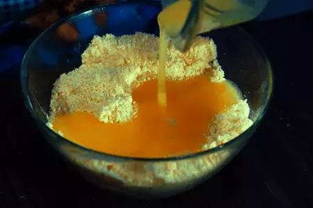Песочный пирог с клубникой по-домашнему: шаг 4