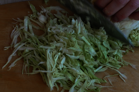 Салат из капусты с кукурузой: шаг 1