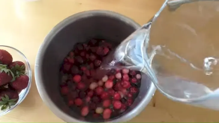 Десерт с клубникой (можно использовать, как крем): шаг 2
