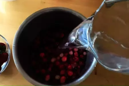 Десерт с клубникой (можно использовать, как крем): шаг 2