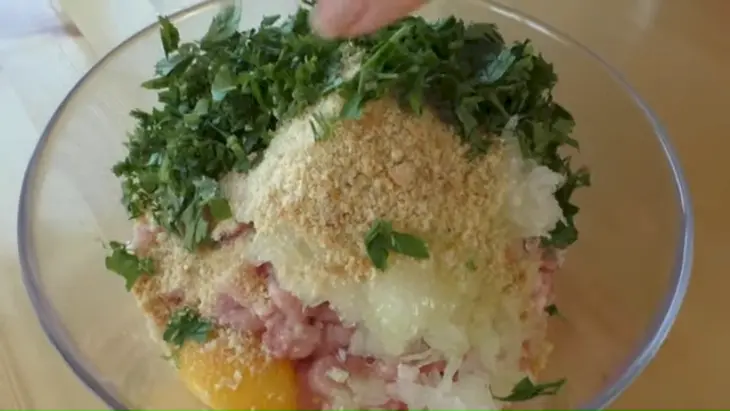 Пирог из лаваша с кабачком и фаршем: шаг 1