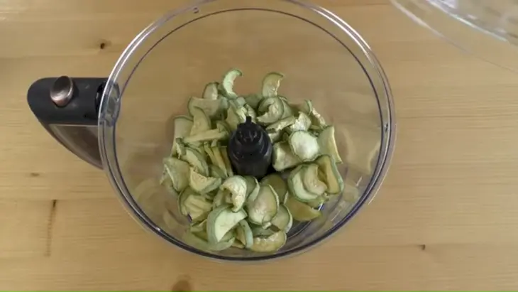 Жареные пирожки с кабачками: шаг 5