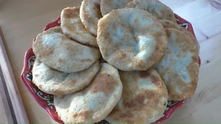 Жареные пирожки с кабачками: шаг 8