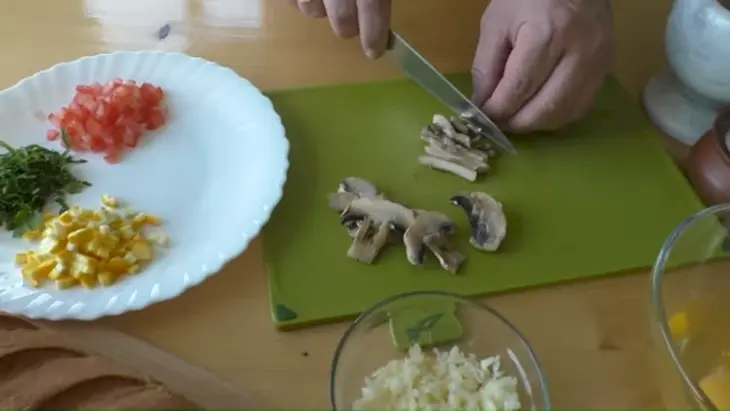 Фаршированные гренки на завтрак / быстрый завтрак: шаг 1