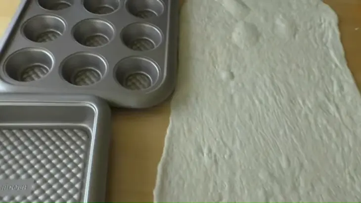 Домашняя выпечка - булочки с чесноком и сыром: шаг 3