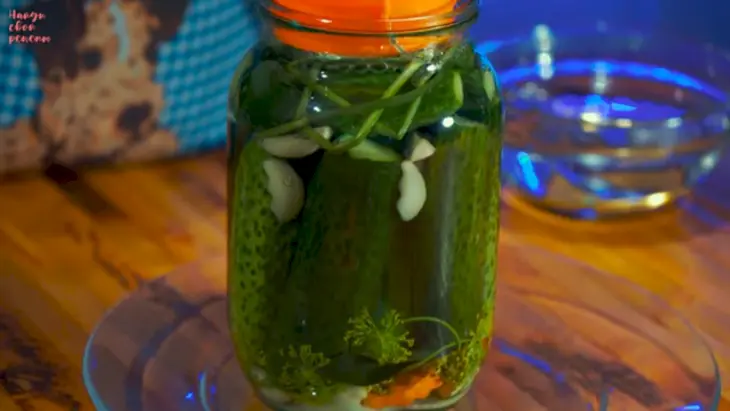 Маринованные хрустящие огурцы с уксусом на зиму: шаг 5