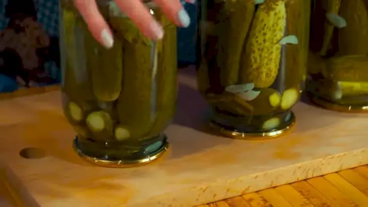 Маринованные хрустящие огурцы с уксусом на зиму: шаг 8