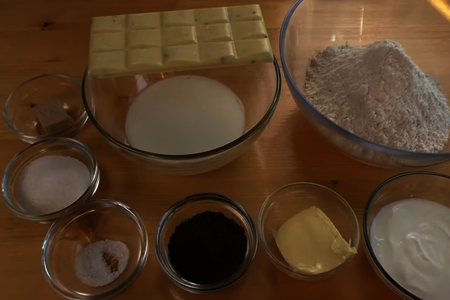 Шоколадные булочки в сиропе: шаг 1