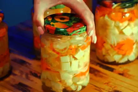Маринованные кабачки с морковью на предстоящую зиму: шаг 8