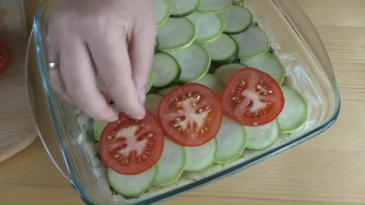 Рецепт запеканки с кабачками, фаршем и сыром: шаг 5