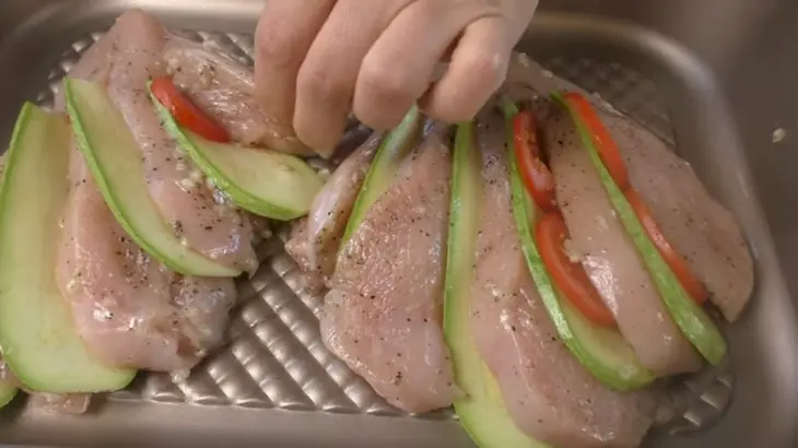 Веер с овощами из куриного филе, за считанные минуты: шаг 3