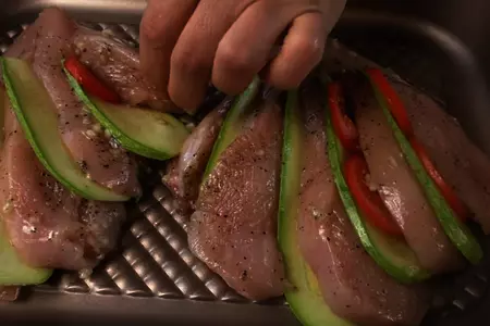 Веер с овощами из куриного филе, за считанные минуты: шаг 3