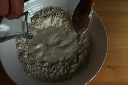 Лепешки в духовке: шаг 1