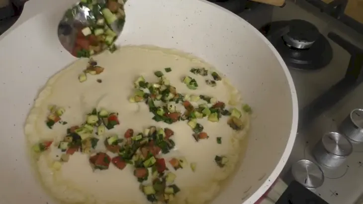 Польский завтрак / блины с овощами и сыром: шаг 3