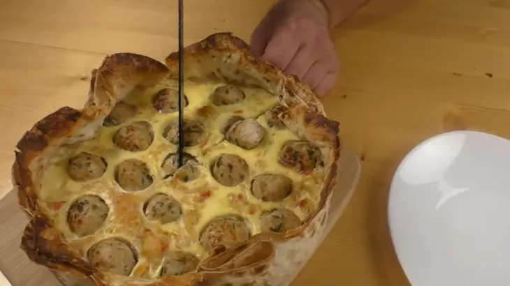 Чудо пирог из лаваша с капустой и фаршем: шаг 7