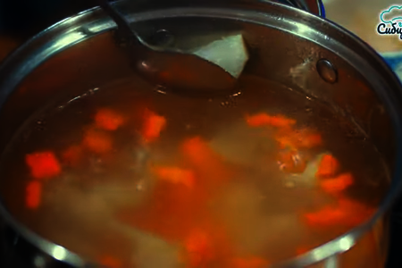 Летний быстрый суп из кабачков с курицей без картошки: шаг 2