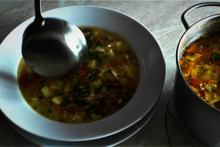 Суп на курином бульоне с кабачками: шаг 6
