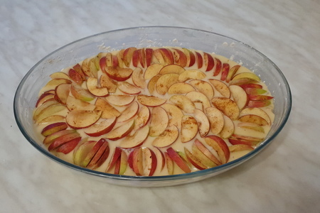 Шарлотка с яблоками и грушами на кефире : шаг 2