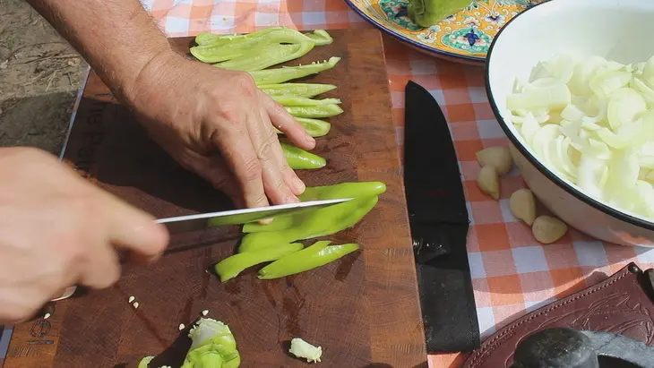 Чахохбили из курицы в казане: шаг 4