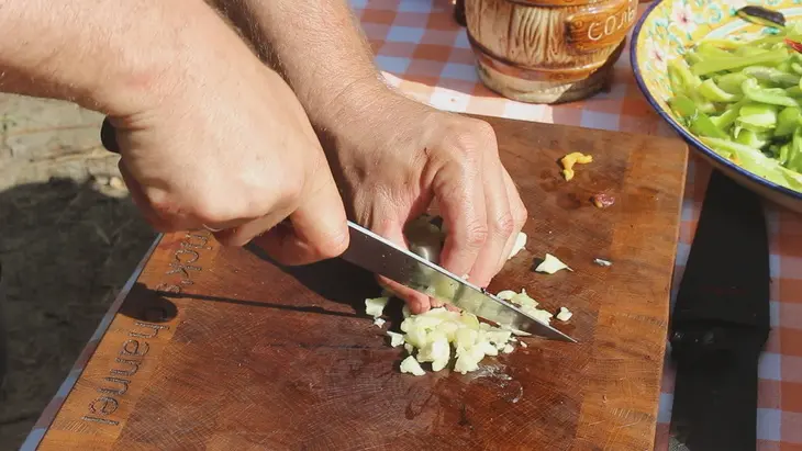 Чахохбили из курицы в казане: шаг 5