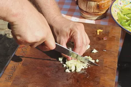 Чахохбили из курицы в казане: шаг 5