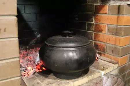 Борщ черниговский с кабачками и яблоками томленый в печи в чугунке: шаг 9