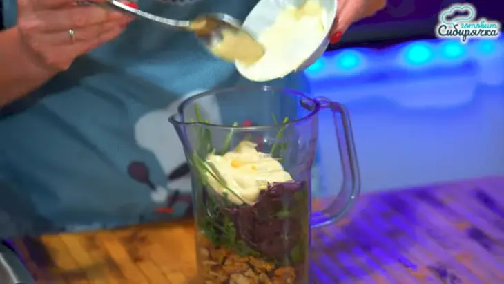 Закуска из баклажанов с грецким орехом и зеленью: шаг 3