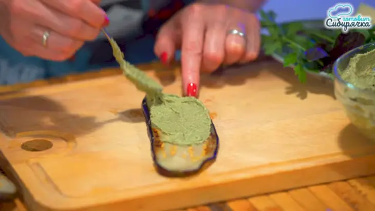 Закуска из баклажанов с грецким орехом и зеленью: шаг 6