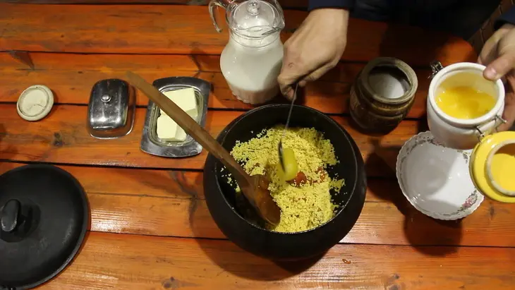 Пшенная каша на молоке с курагой, царская каша в печи: шаг 4