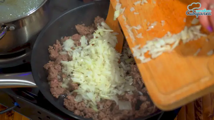 Картофельные зразы с мясным фаршем и грибами: шаг 3