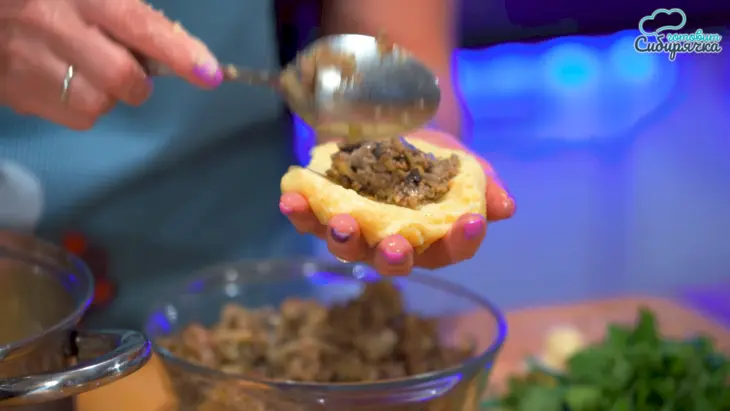 Картофельные зразы с мясным фаршем и грибами: шаг 6