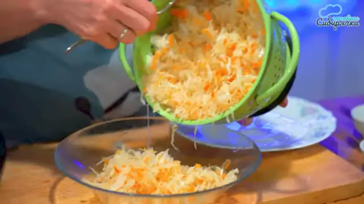 Бигус из квашеной капусты со свининой по-сибирски: шаг 3