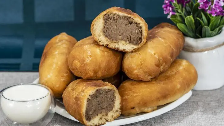 Жареные пирожки с печенью и картошкой из теста на кефире: шаг 9