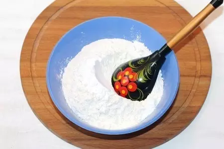 Пирог творожный с клубникой и джемом «махеевъ» «кусочки лета»: шаг 4