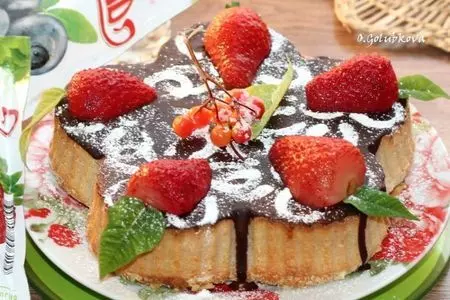 Пирог творожный с клубникой и джемом «махеевъ» «кусочки лета»: шаг 11