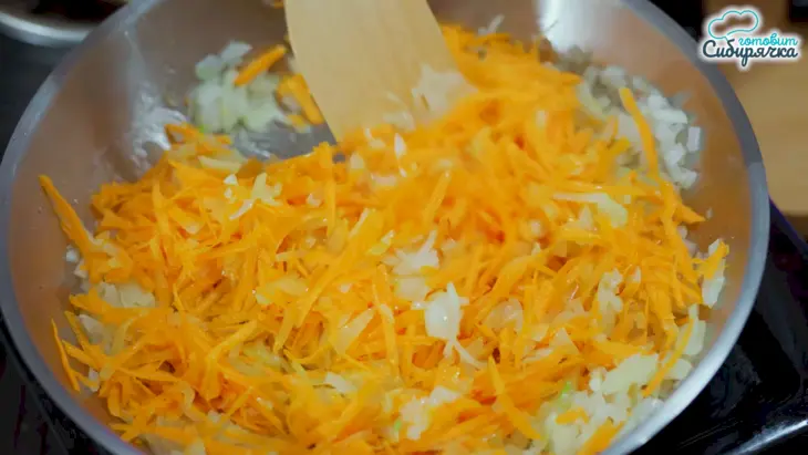 Голубцы из пекинской капусты с мясным фаршем и овощами: шаг 2