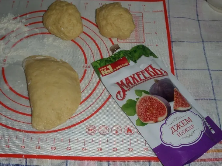 Сочни с творогом и джемом «махеевъ» «кусочки лета»: шаг 9