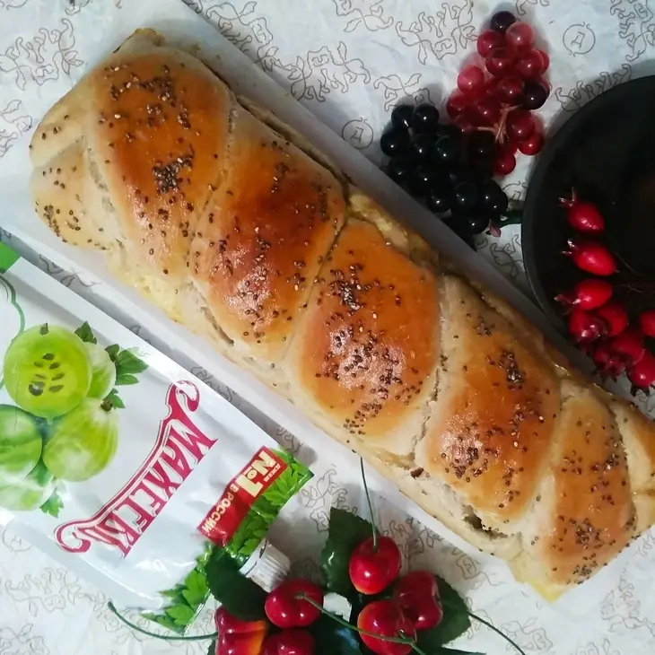 Плетенка с творогом и крыжовниковым джемом «махеевъ» «кусочки лета»: шаг 8