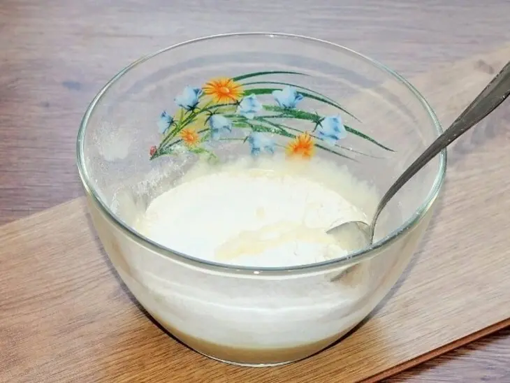 Шоколадные рулеты с сгущенкой и джемом «махеевъ» «кусочки лета»: шаг 4