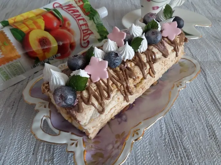 Меренговый рулет с джемом «махеевъ» «кусочки лета»: шаг 22
