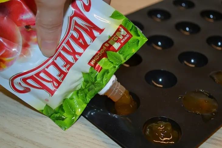 Муссовые пирожные с джемом «махеевъ» «кусочки лета»: шаг 1