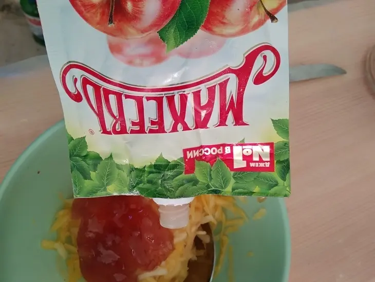Слойки с тыквой с корицей и яблочным джемом «махеевъ» «кусочки лета»: шаг 3