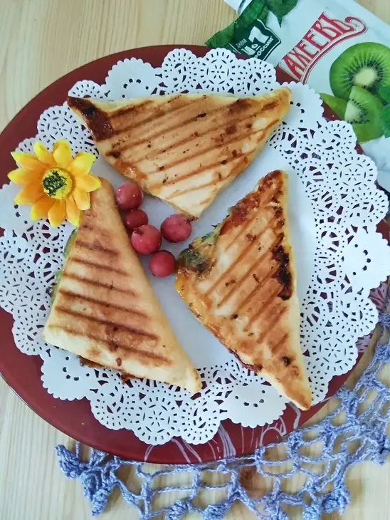 Слойки с сыром, с мятой и джемом киви «махеевъ» «кусочки лета»: шаг 6