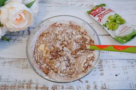 Шоколадно-банановый кекс с джемом «махеевъ» «кусочки лета»: шаг 3
