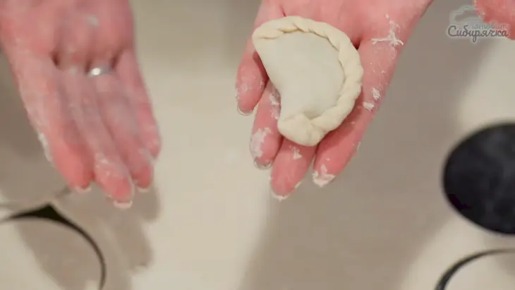 Вареники из заварного теста с начинкой из картофеля с печенью: шаг 8