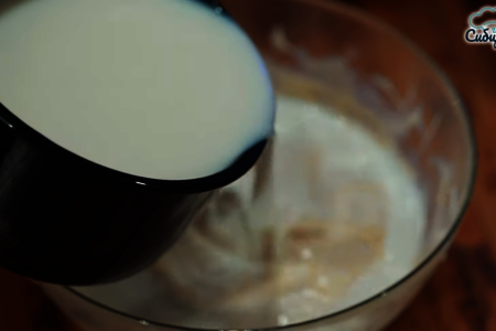Домашние блины на молоке со сливочным творогом и икрой: шаг 4