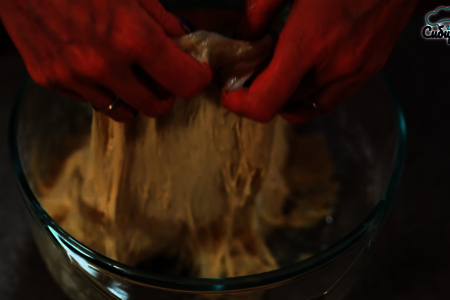 Итальянский хлеб «фокачча» с пряными травами и чесноком: шаг 5
